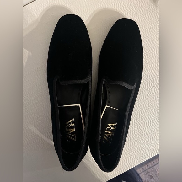 Zara Black Velvet Shoes size 8.5 (39) - Picture 2 of 4